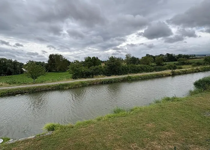 La Parenthese Du Canal
